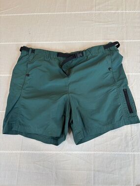 TravelSmith Men's Green Gorpcore Hiking Utility Shorts - Size L